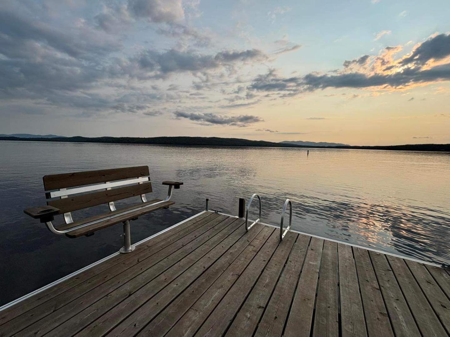 Estello Suites & Spa Lac-Mégantic 외부 사진