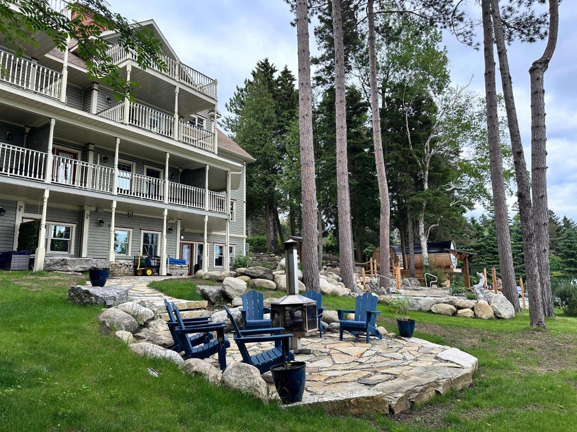 Estello Suites & Spa Lac-Mégantic 외부 사진
